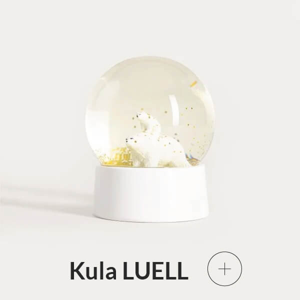 Kula śnieżna z niedźwiadkami polarnymi