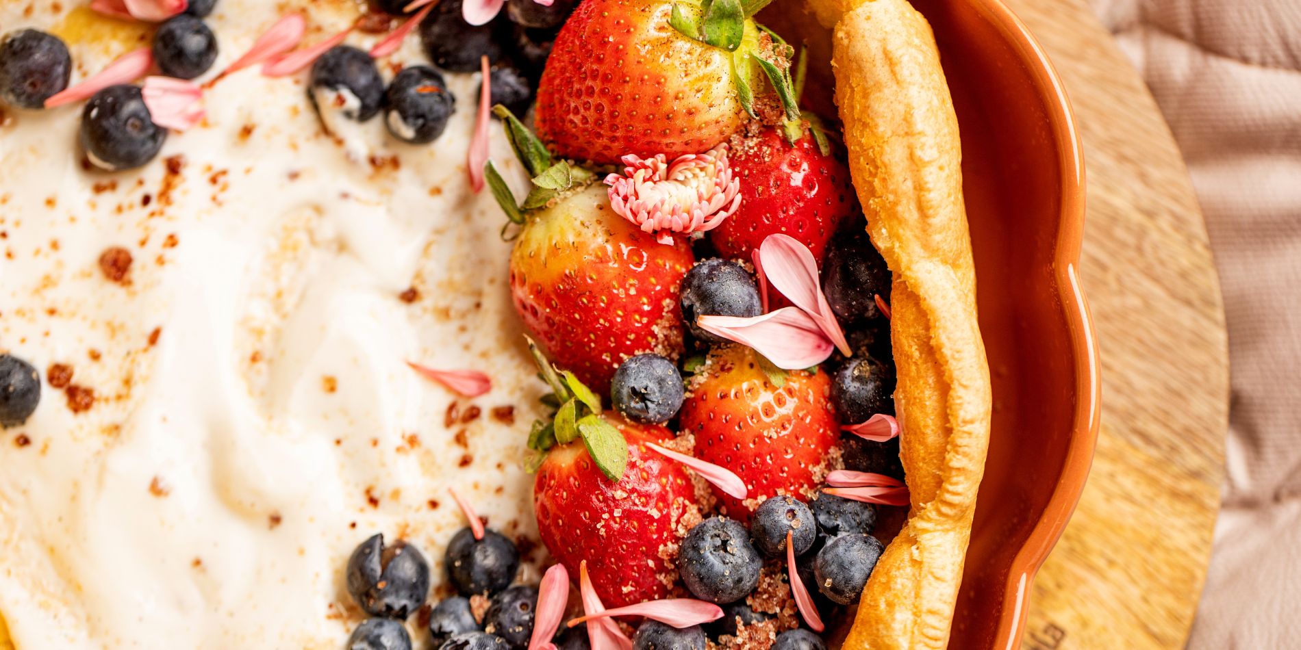 Dutch baby z waniliowym serkiem