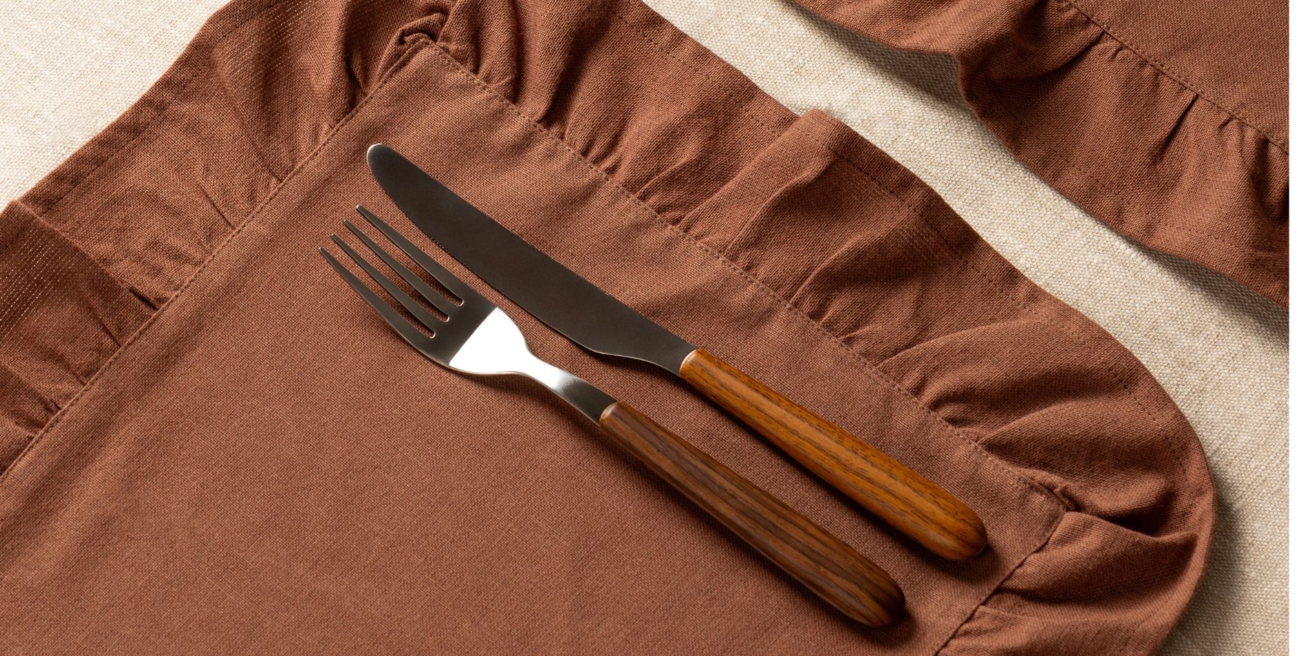 podkładki na stół z falbanką chocolate brown