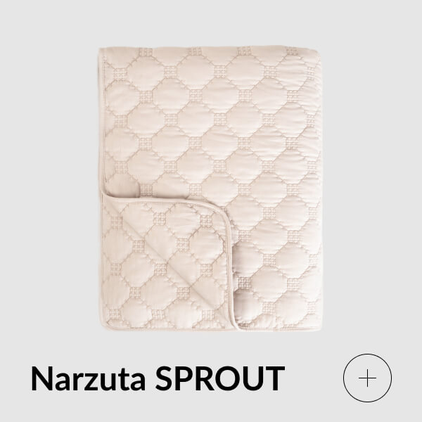 Narzuta beżowa z przeszyciami