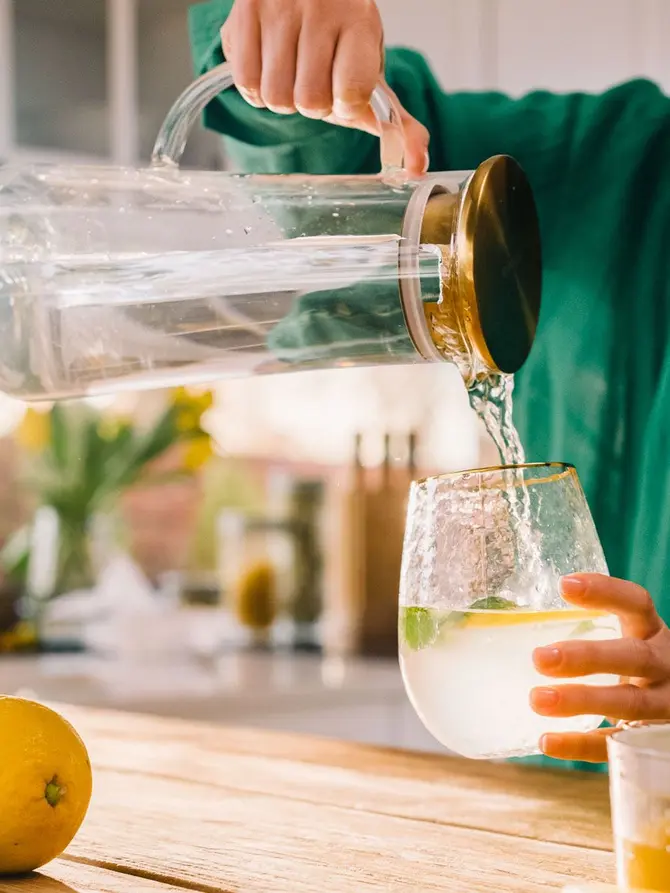 Dzbanek KUBBE ze złotym wieczkiem 1,3 l