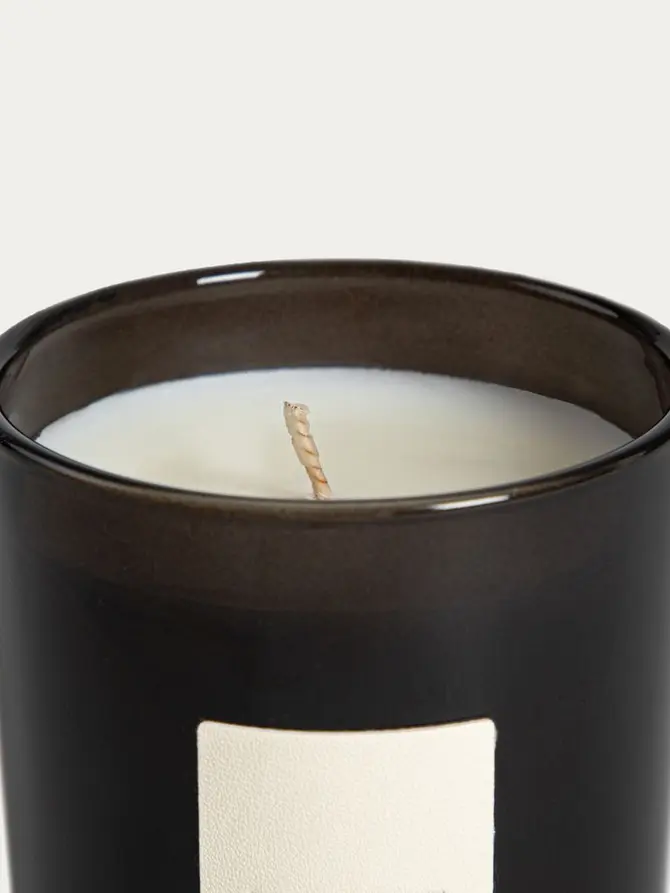 Świeca sojowa URBAN LEATHER Midnight Jasmine 200 g