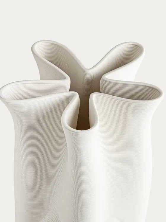 Wazon LIGNE ceramiczny wykonany w technologii druku 3D 18,4x24,5 cm