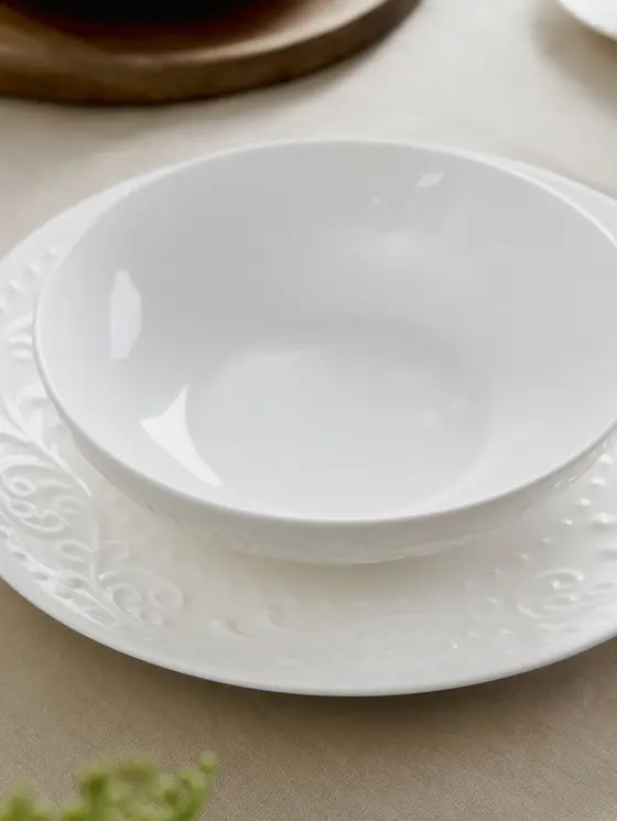 Talerz SYLIA głęboki biały z ornamentem 20 cm