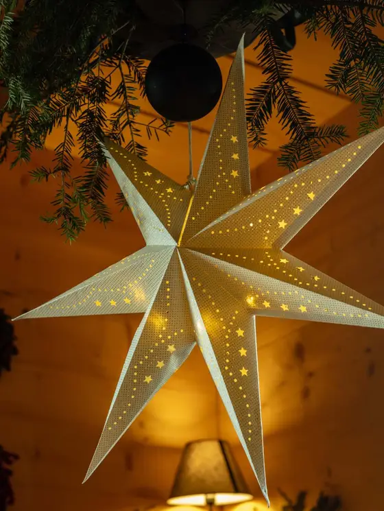 Gwiazda GALLA ażurowa biała z ledem 60 cm