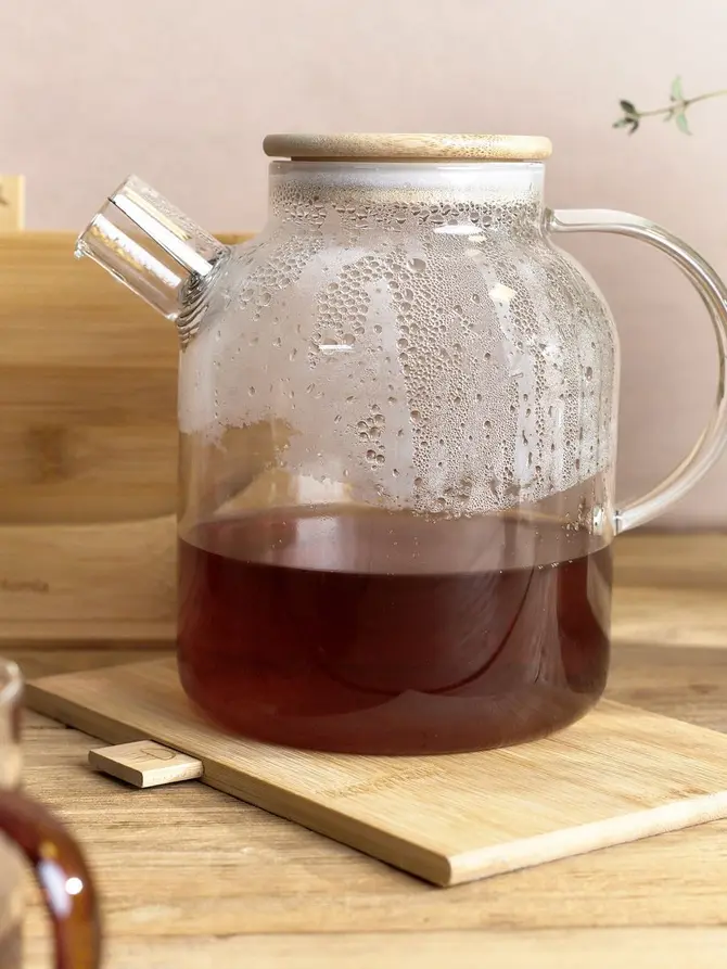 Dzbanek SAFFRON z bambusowym wieczkiem 1,8 l