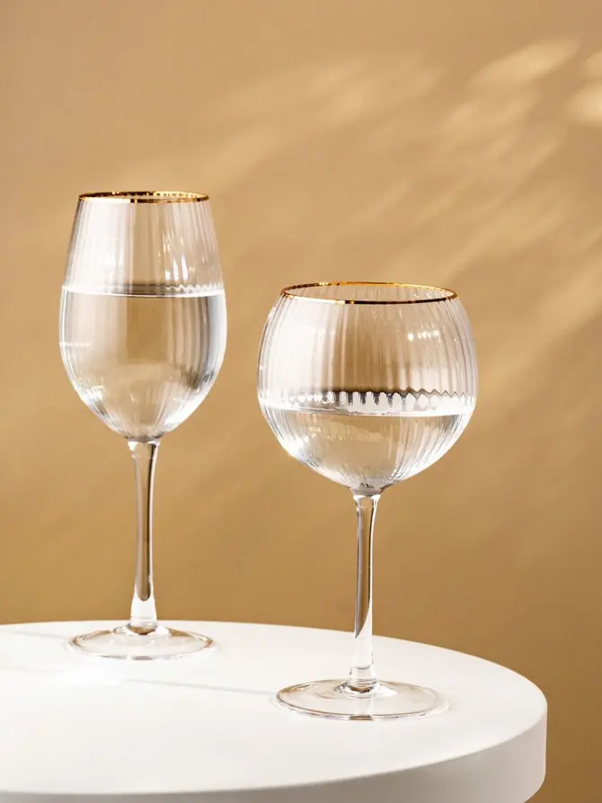 Kieliszek LYNN do wina ryflowany transparentny ze złotym rantem 0,5 l