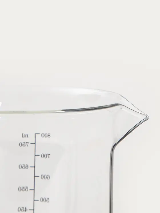 Miarka MAVIS szklana transparentna 0,8 l