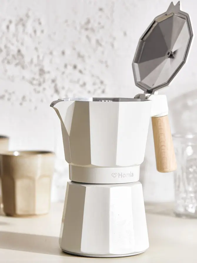 Kawiarka MIA MOKKA śmietankowa z drewnianym uchwytem 6 cups