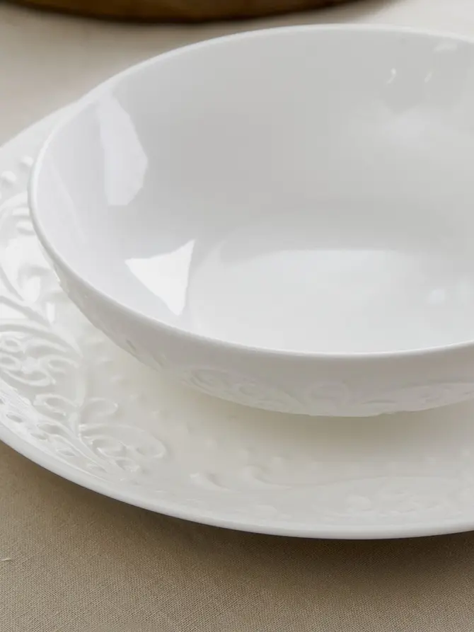 Talerz SYLIA głęboki biały z ornamentem 20 cm