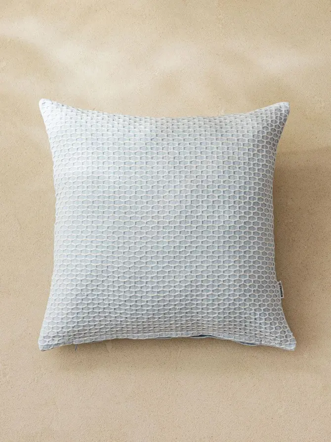 Poszewka RILEY bawełniana błękitna z dekoracyjnym przeszyciem geometrycznym 45x45cm