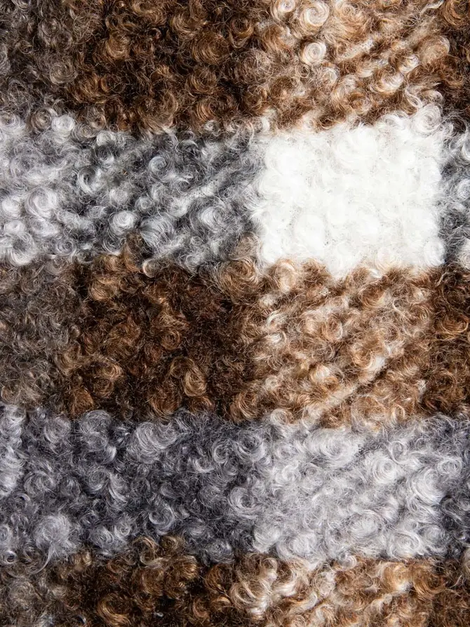 Poszewka BARNA w kratę boucle 45x45cm