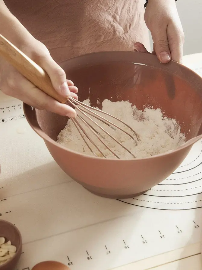 Trzepaczka EASY BAKE do jajek różowa 30x5 cm