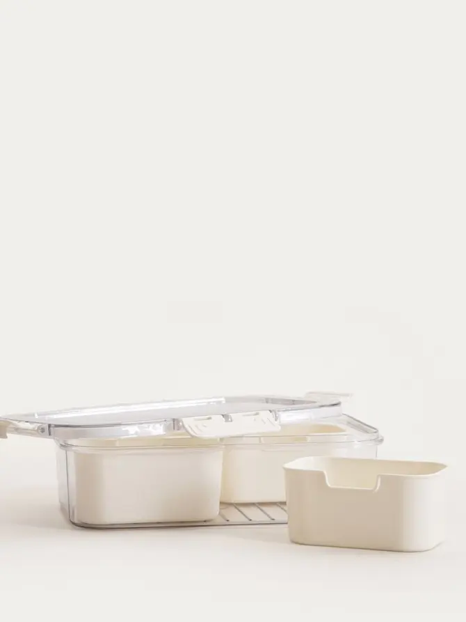 Pojemnik plastikowy GASPARI z wkładami prostokątny 23,5x16,5x7 cm
