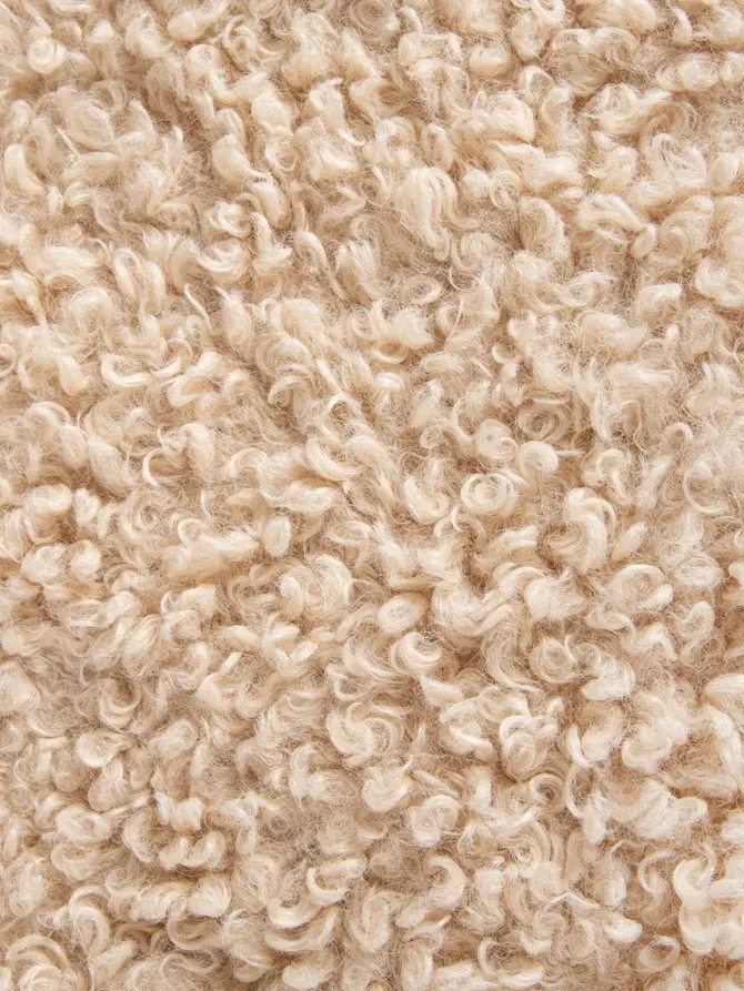 Koc SOLANO beżowy z tkaniny boucle o pętelkowej fakturze 150x200 cm
