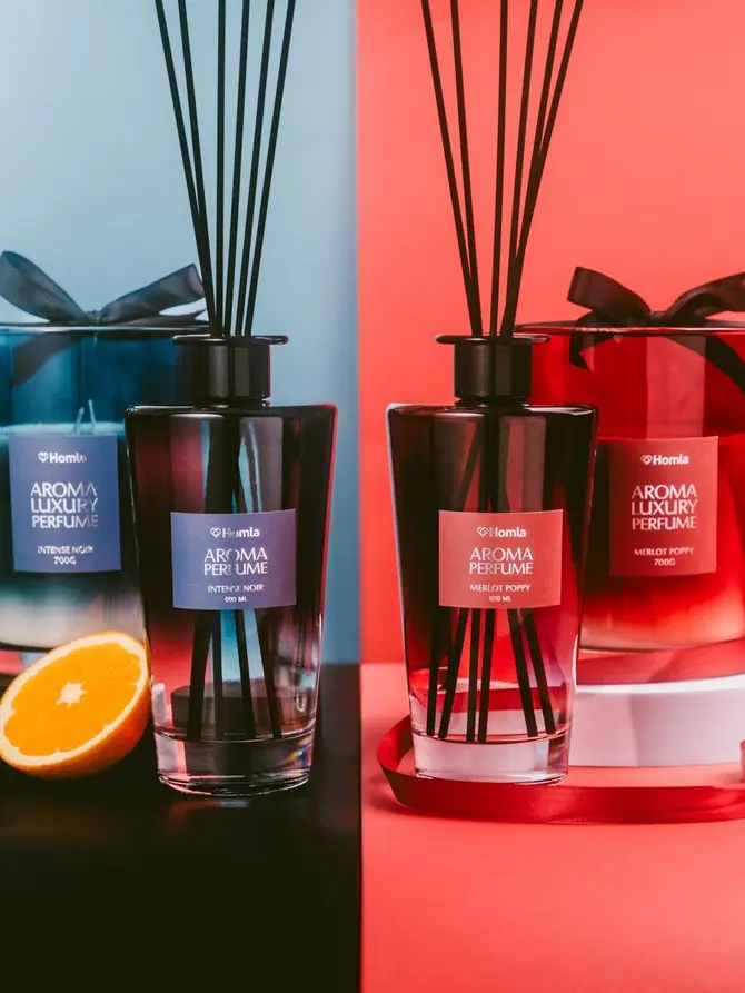 Świeca zapachowa EMBER Intense Noir 700 g