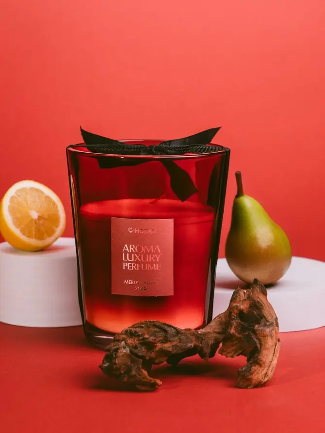 Świeca zapachowa EMBER Merlot Poppy 700 g