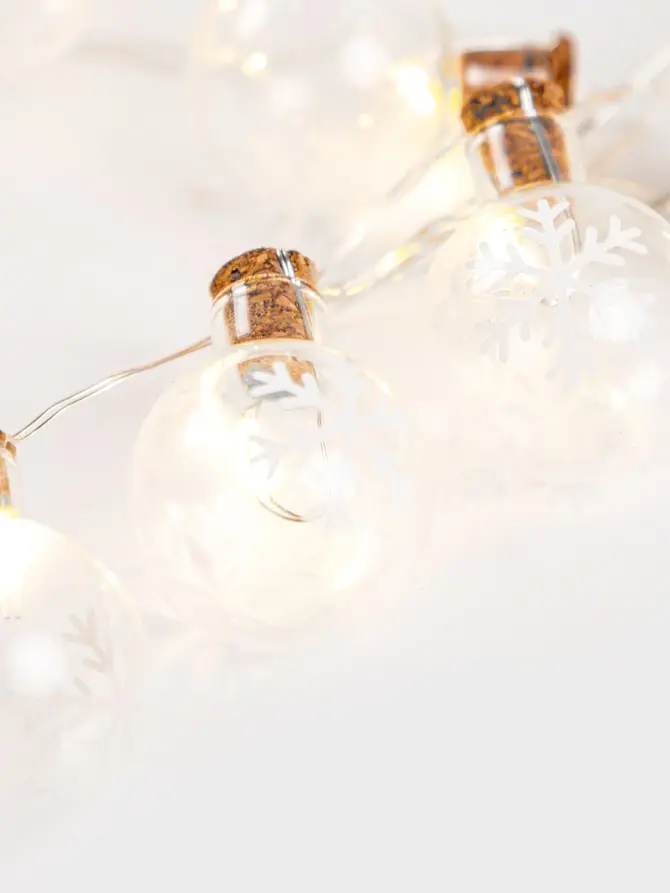 Lampki SPARKES okrągłe ze śnieżynką 15 LED, 170 cm