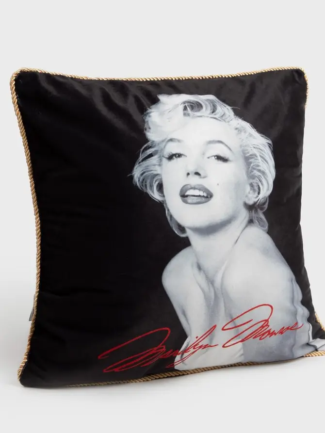 Poszewka MONROE CARNIVAL z podobizną i złotą lamówką czarna 45x45 cm