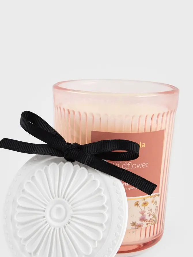 Świeca zapachowa z zawieszką BRISE Wildflower 230 g