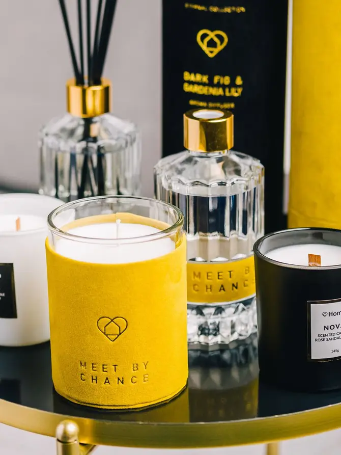 Świeca zapachowa ETERNAL Meet By Chance 230 g