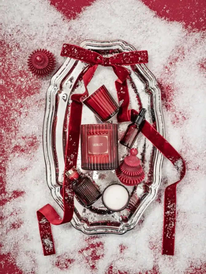 Zestaw zapachowy FESTIVE CHEER Merlot 2 szt. x 60 g + 30 ml