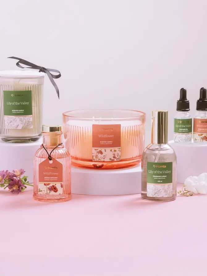 Świeca zapachowa z zawieszką BRISE Wildflower 230 g