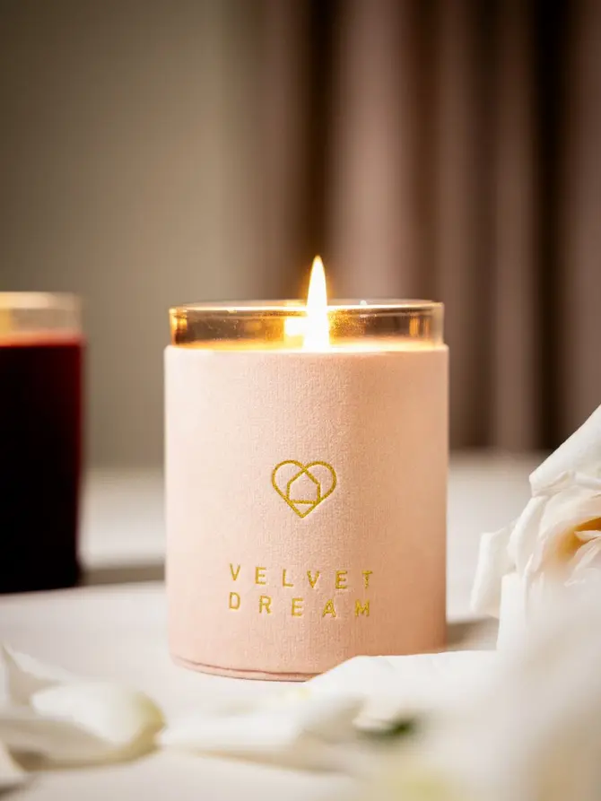 Świeca zapachowa ETERNAL Velvet Dream 230 g