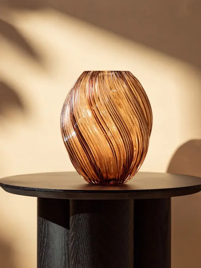 Wazon SWIRL szklany zakręcony beżowy 17x21 cm