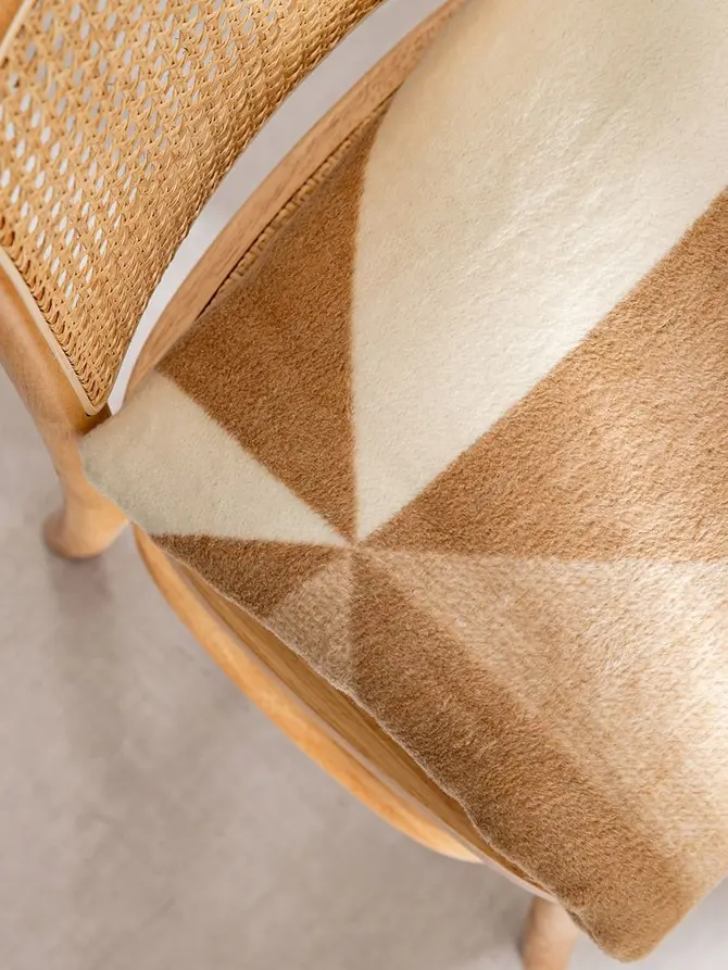 Koc KARDELEN gruby ze wzorem 150x200 cm