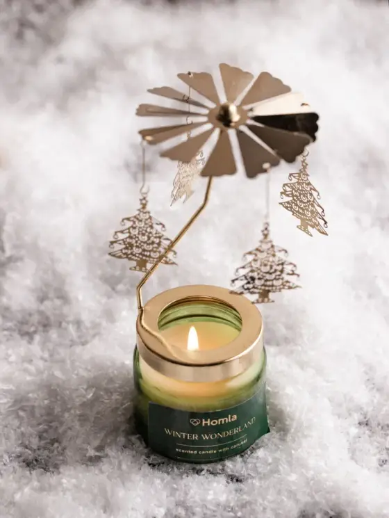 Świeca zapachowa z karuzelą FAIRYTALE Winter Wonderland 70 g