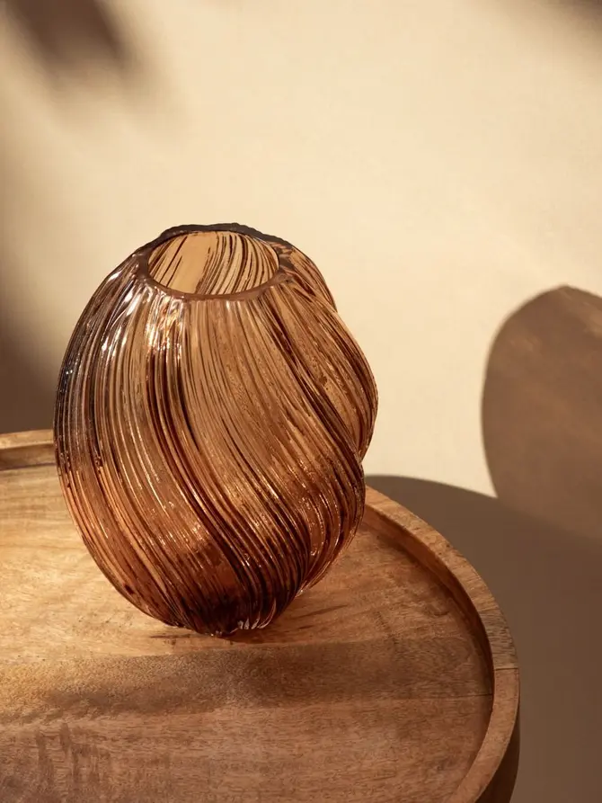 Wazon SWIRL szklany zakręcony beżowy 17x21 cm