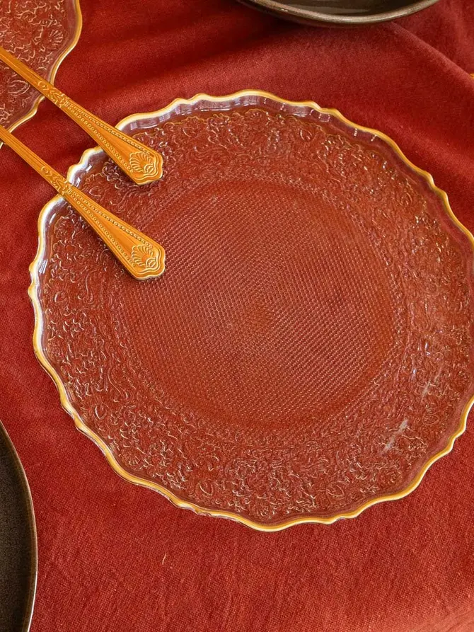 Talerz LISALA obiadowy ze złotą obwódką 28 cm