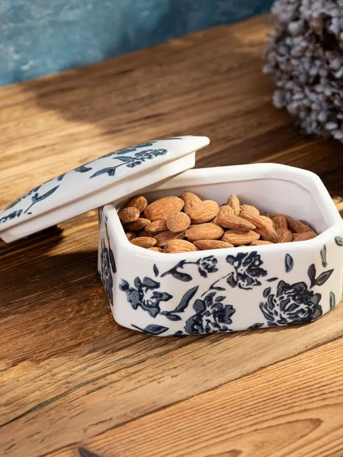 Pojemnik FLORAL HAMPTONS ceramiczny z niebieskim wzorem 14x10x7,5 cm