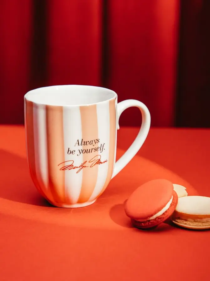 Kubek MONROE LOVE w paski różówy 0,33 l