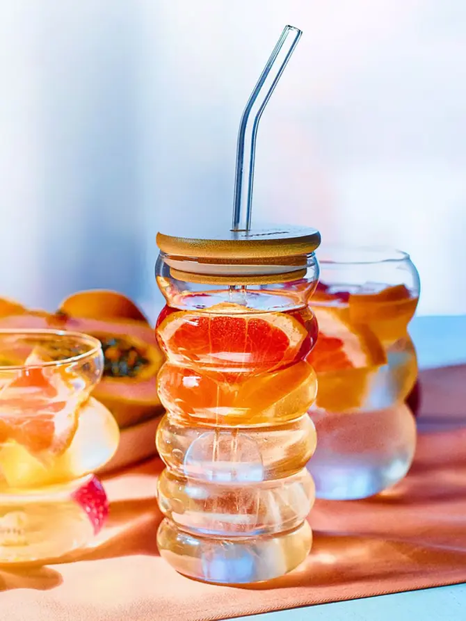 Szklanka BUBBLY SUMMER z bambusową pokrywką i szklaną słomką 0,45 l