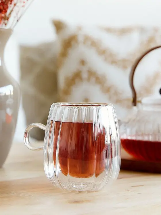 Zestaw szklanek CEMBRA GROOVE z podwójną ścianką i uchem 2 szt. 250ml