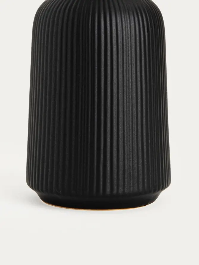 Dozownik ZERANO ryflowany czarny 8,5x13,5 cm