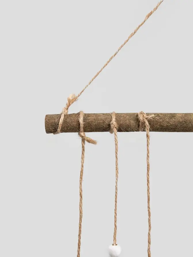 Stroik wielkanocny LECCY wiszący z naturalnymi jajkami 40x27 cm