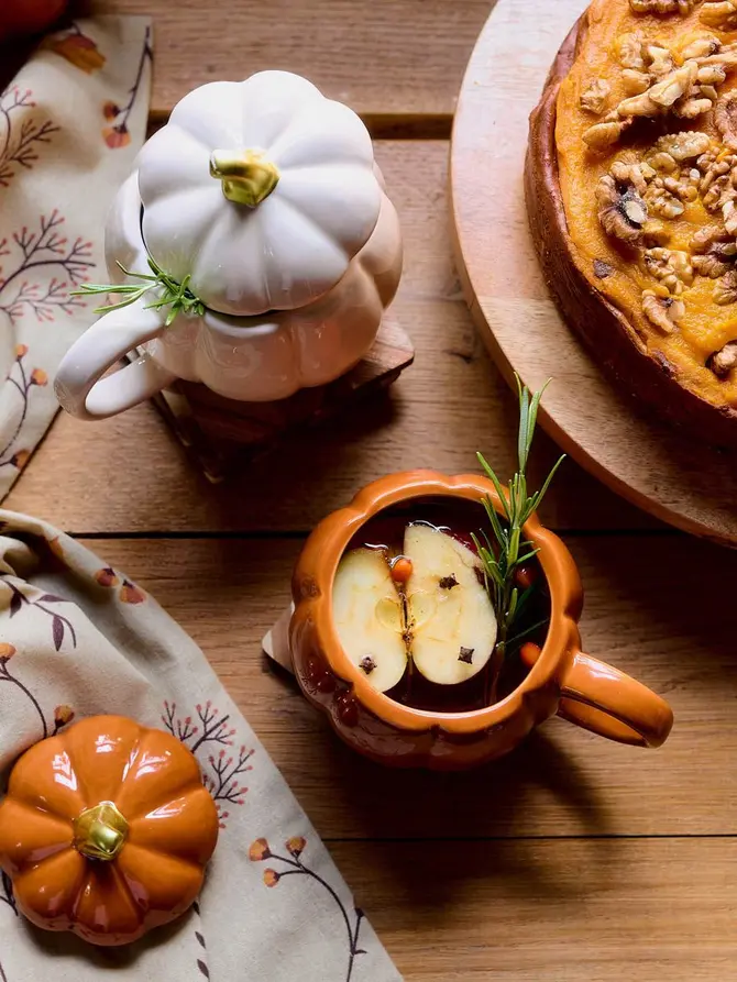 Kubek PUMPKIE w kształcie dyni z pokrywką pomarańczowy SHINY 0,6 l