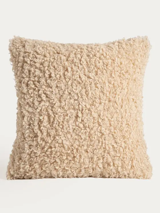 Poszewka SOLANO beżowa z tkaniny boucle o pętelkowej fakturze 45x45 cm