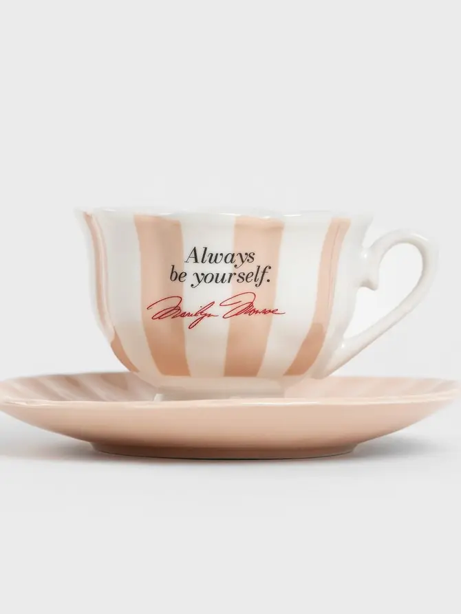 Filiżanka ze spodkiem MONROE LOVE w paski różowa 0,15 l