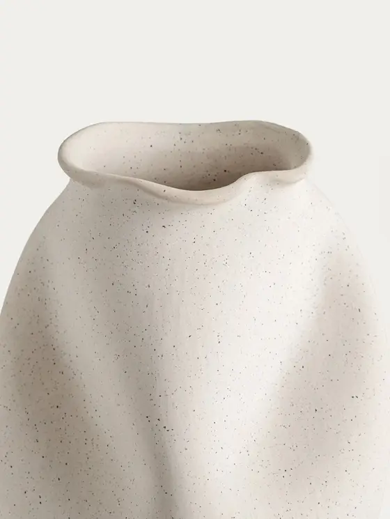 Wazon AVELIS gnieciony biały ceramiczny 14x13,5x20 cm