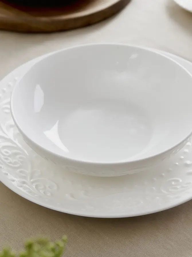 Talerz SYLIA głęboki biały z ornamentem 20 cm